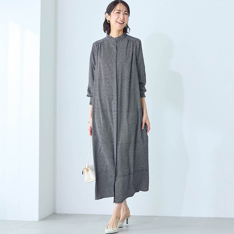 モデル身長169cm／M ※写真は撮影用のため着丈+8cmになります。