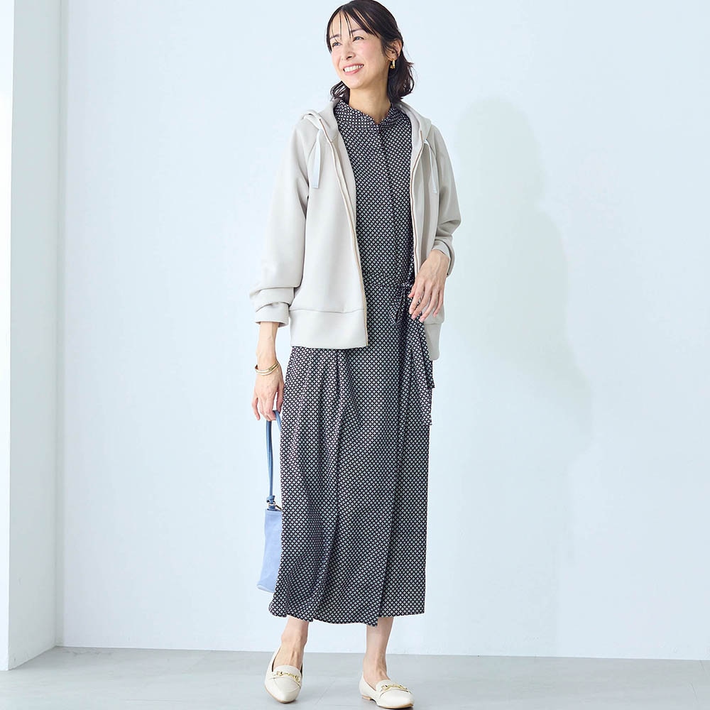 モデル身長169cm／M ※写真は撮影用のため着丈+8cmになります。