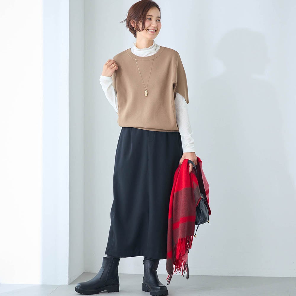 モデル身長168cm／M ※写真は撮影用のため総丈+4cmになります。