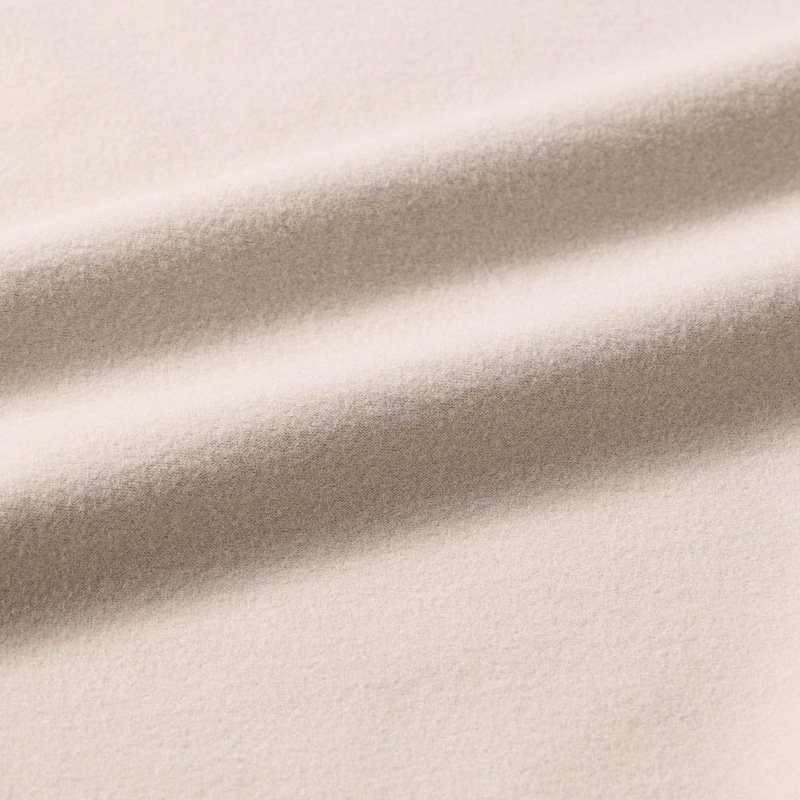 肌に触れる面は微起毛であたたかい