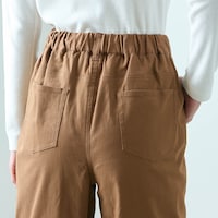 ウエストは後ろゴムではきやすく着心地ラクちん