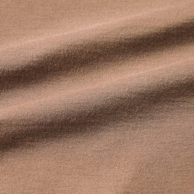 裏地は優しい肌あたりで吸湿発熱性があり、静電気が起こりにくい微起毛カットソーを使用