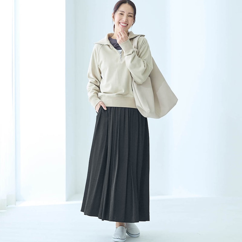 モデル身長173cm／M※写真は撮影用のため総丈+6cmになります。スカートのみ着用