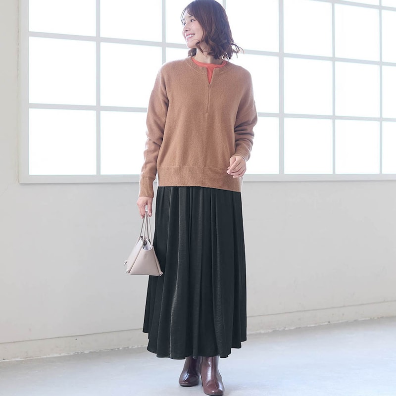 モデル身長168cm／M※写真は撮影用のため総丈+6cmになります。スカートのみ着用