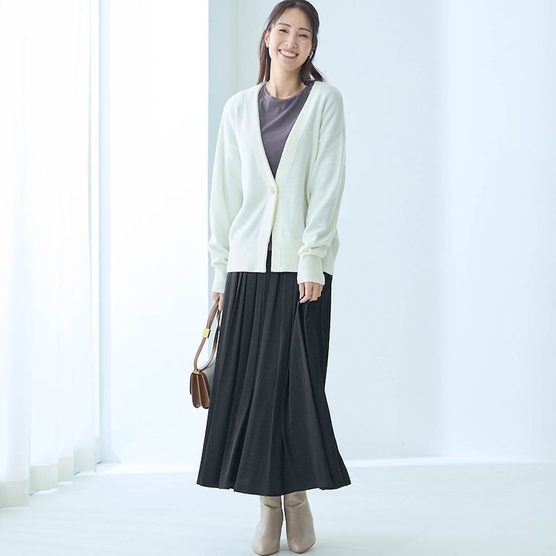 モデル身長173cm／M※写真は撮影用のため総丈+6cmになります。スカートのみ着用