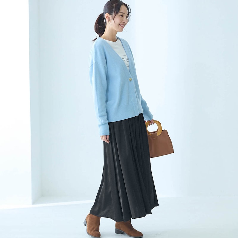 モデル身長173cm／M※写真は撮影用のため総丈+6cmになります。スカートのみ着用