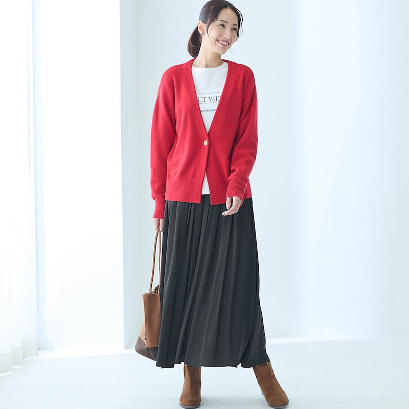 モデル身長173cm／M※写真は撮影用のため総丈+6cmになります。スカートのみ着用