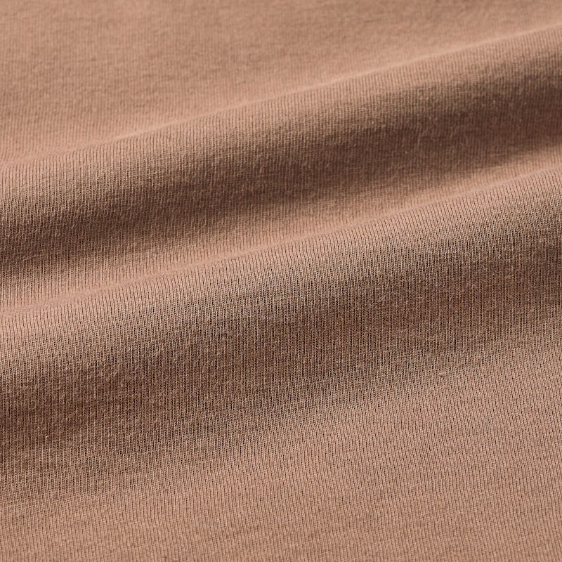 裏地は優しい肌あたりで吸湿発熱性があり、静電気が起こりにくい微起毛カットソーを使用