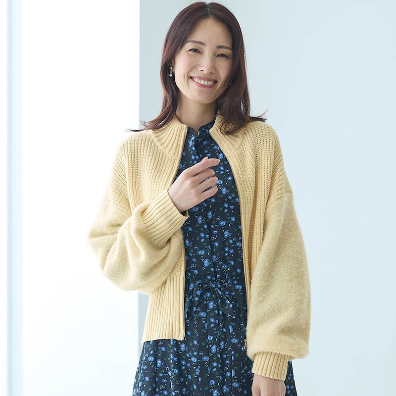 オフホワイト系