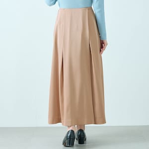 モデル身長167cm／64-91※写真は撮影用のため総丈+6cmになります。