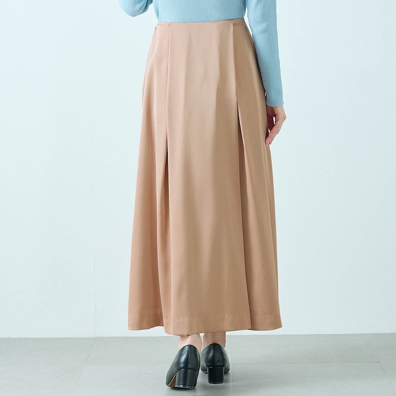 モデル身長167cm／64-91※写真は撮影用のため総丈+6cmになります。