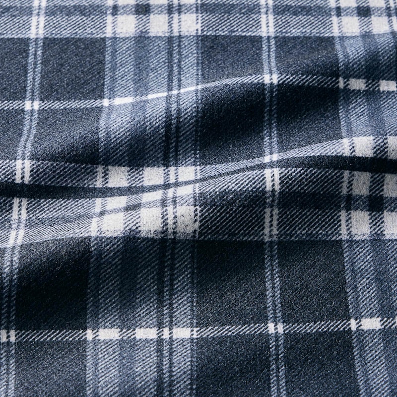 軽快に羽織れるウールライク素材