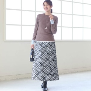 モデル身長168cm／M※写真は撮影用のため総丈+6cmになります。