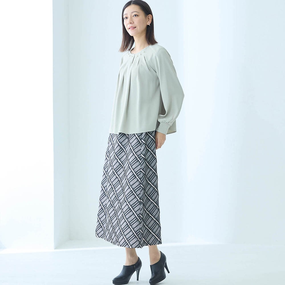 モデル身長172cm／M※写真は撮影用のため総丈+6cmになります。