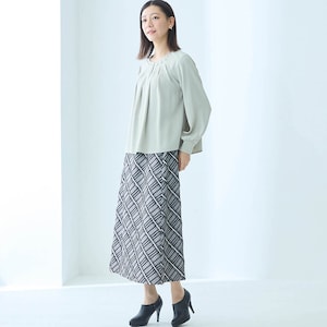 モデル身長172cm／M※写真は撮影用のため総丈+6cmになります。