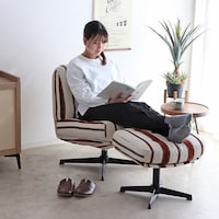 コンパクトサイズなのにゆったりもたれて座れるパーソナルチェア/レッド