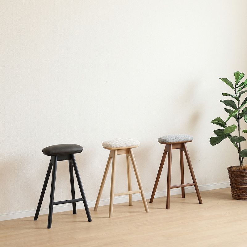 使用イメージ　アイボリー×ナチュラル、グレー×ブラウン、ブラック×ブラック