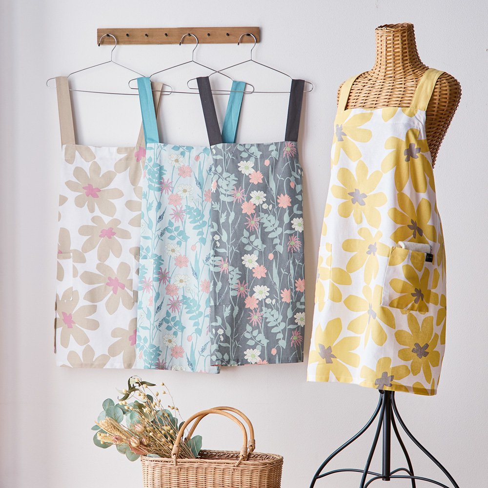 【ベルメゾン】北欧調フラワーデザインのエプロン