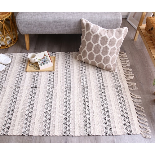 エスニック調デザインのインド綿ラグ