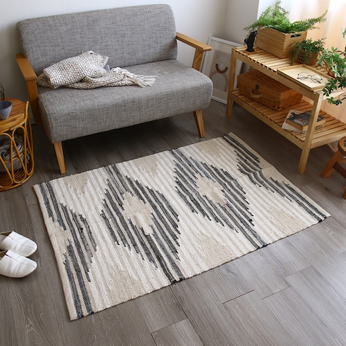 エスニック調デザインのインド綿ラグ