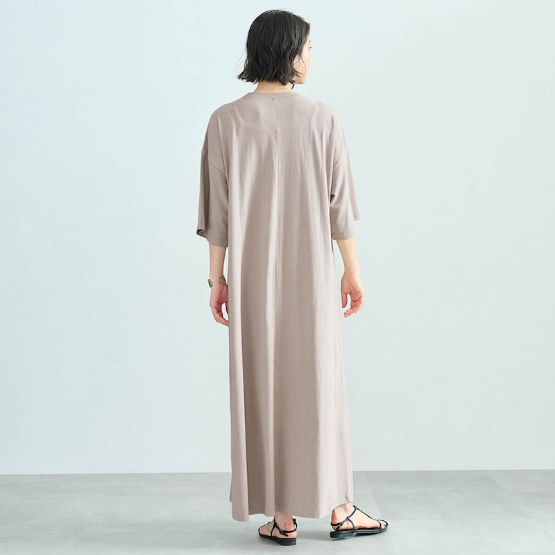 モデル身長168cm／M ※写真は撮影用のため着丈+8cmになります。