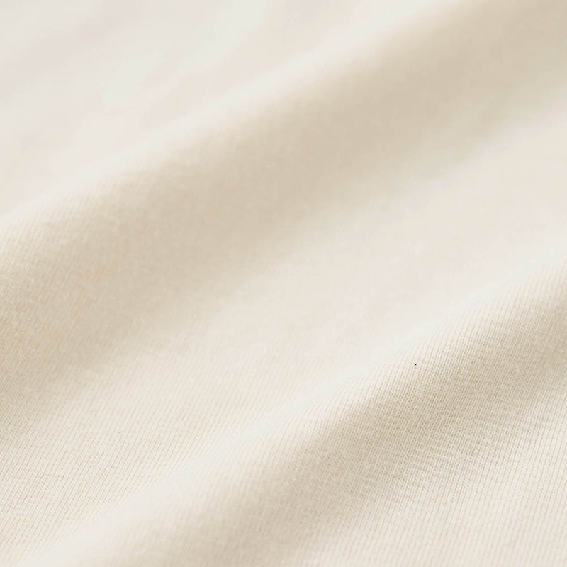 身生地は肌に心地よい綿100%のカットソー素材
