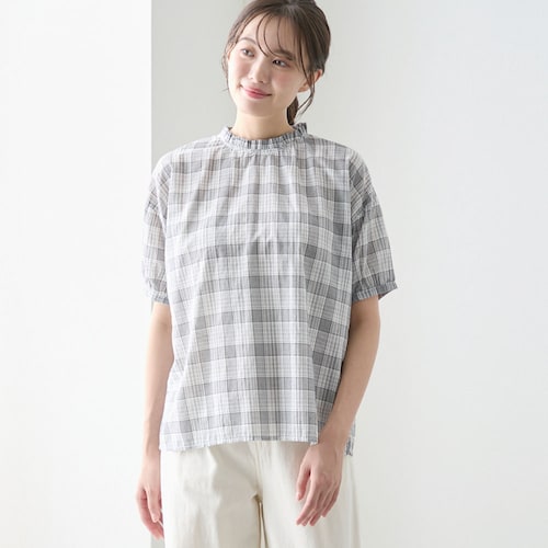 フリル襟ブラウス