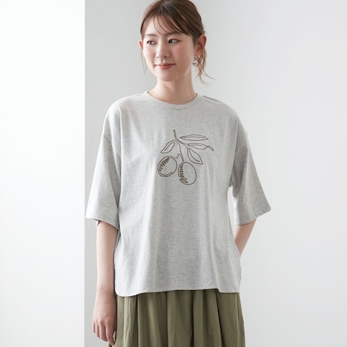 チェーン刺しゅうラウンドヘムTシャツ
