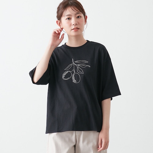 チェーン刺しゅうラウンドヘムTシャツ