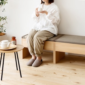 リビングや玄関でベンチとして　ナチュラル×ブラウン(い草)、幅60cm×2台