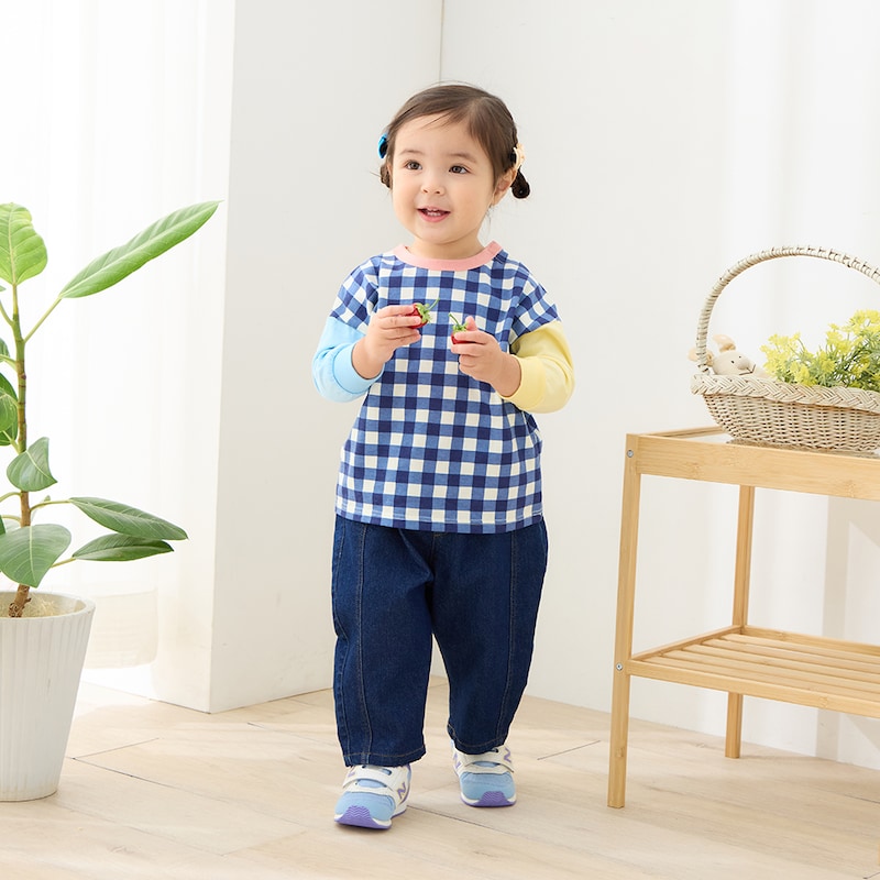 ネイビーギンガム／モデル身長82cm・80サイズ着用・体重11kg