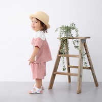 半袖Tシャツ（レッド）・パンツ（レッド）／モデル身長80cm・80サイズ着用・体重10kg