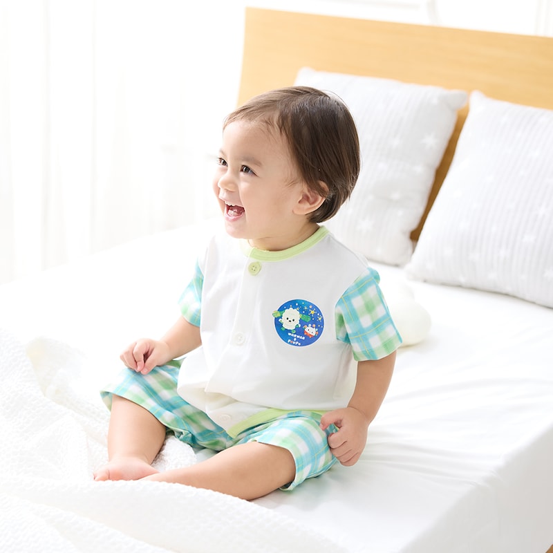 グリーン系／モデル身長78cm・80サイズ着用・体重10.5kg