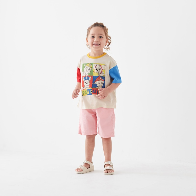 集合（レッド系）／モデル身長106.5cm・110サイズ着用