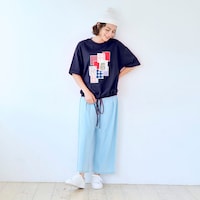 ネイビー／モデル身長162㎝・M～Lサイズ着用