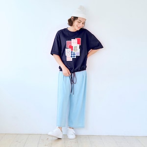 ネイビー／モデル身長162㎝・M～Lサイズ着用