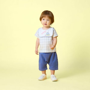 タキシードサム（オフホワイト）／モデル身長82cm・80サイズ着用・体重10.5kg
