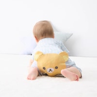 リラックマ（サックスギンガム）／モデル身長69cm・70サイズ着用・体重7.4kg