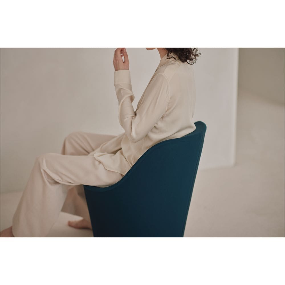 KURA SOFA／クラソファ 【鞍から発想した姿勢サポートソファ】(アンド