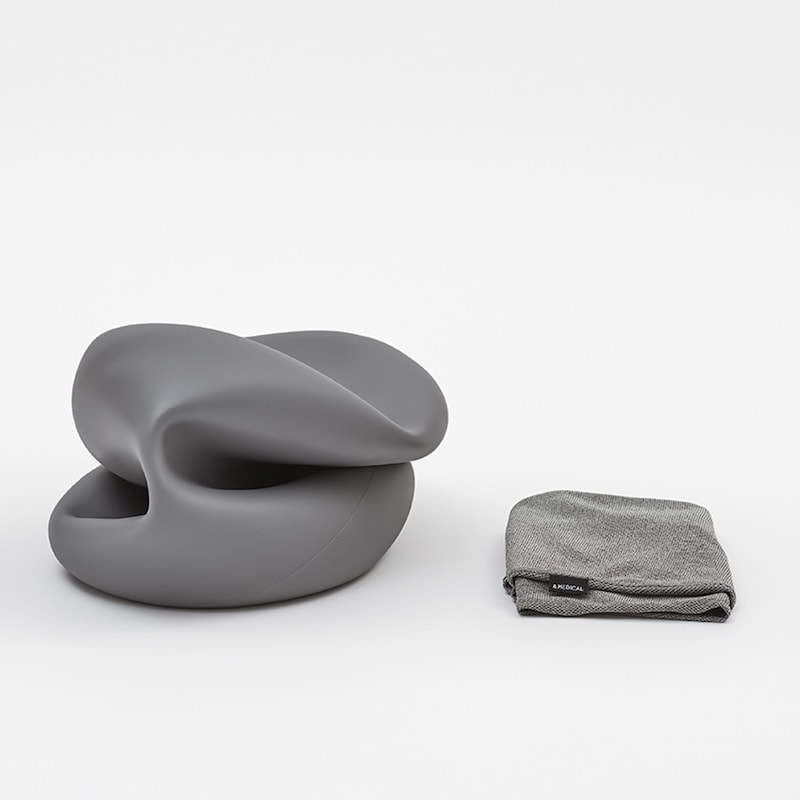 エアポンプで膨らませるエアクッション構造のため、未使用時は空気を抜いて収納ができます