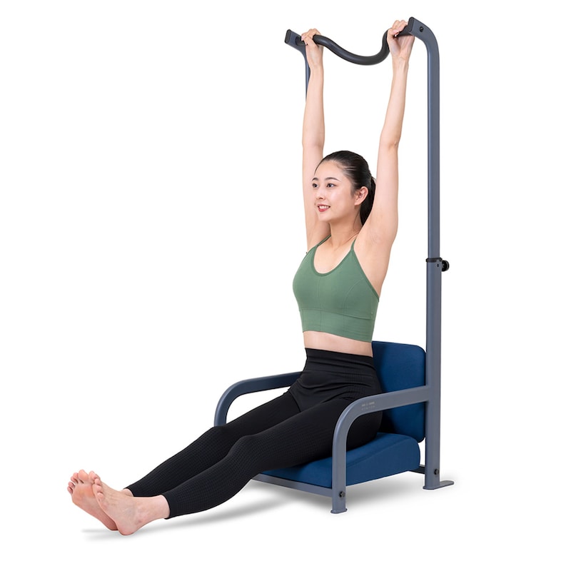 座ったまま握るだけなので、握力が弱い方でも簡単に握力トレーニングができます。