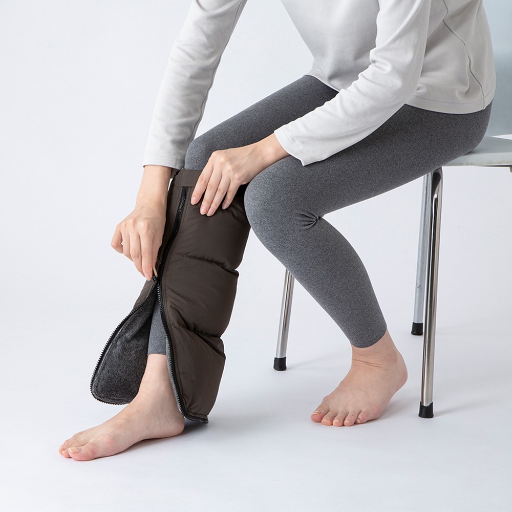 足元に巻いて装着する着脱簡単な多機能レッグウォーマー