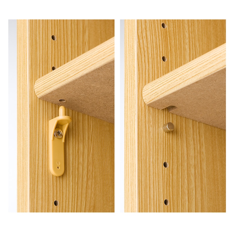 棚板は3cmピッチで可動。棚受けは鉄製とフリーストップ棚受けとの混合使用で本体構造の強度を強化