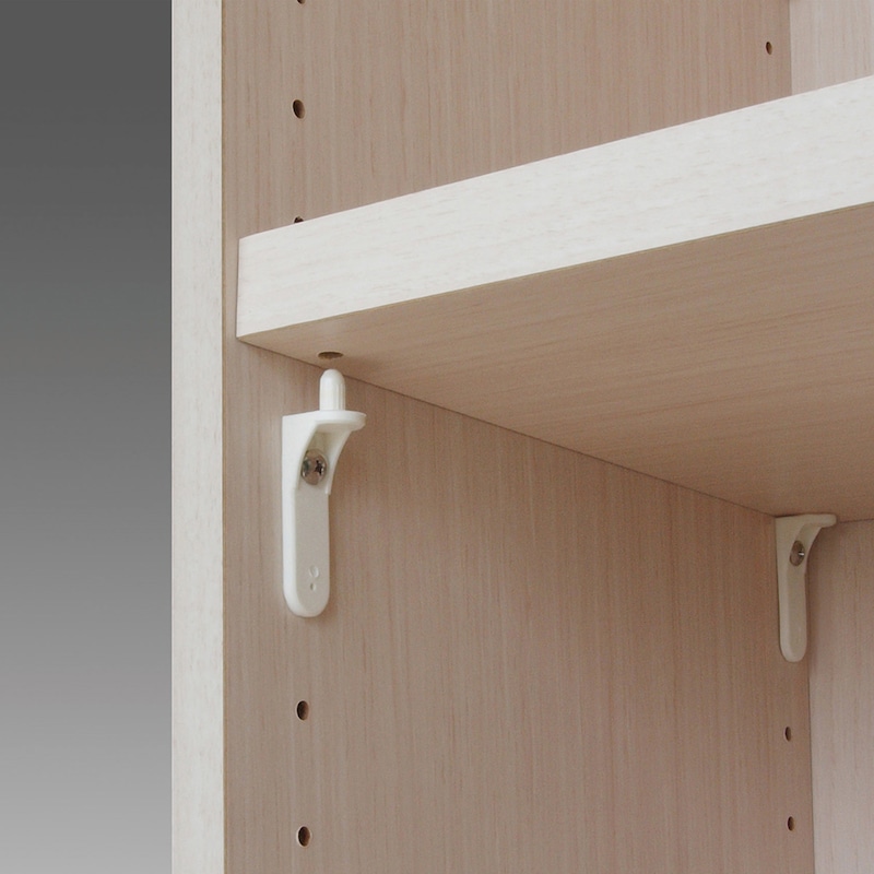 棚板は3cmピッチで可動。棚受けは左右の引っ張りにも強く本体構造強度を強化するフリーストップ棚受け