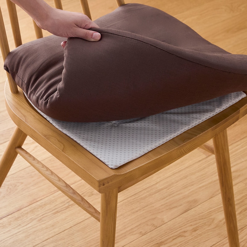 クッションの滑り止めとしても ご使用いただけます