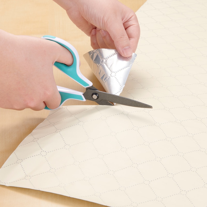 ハサミでカットすることもできます