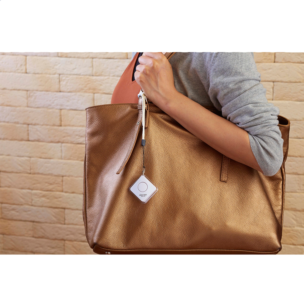 【ベルメゾン】ひっぱりやすい防犯ブザー 【通学・通勤・介護時・ランニングやウォーキングにも】