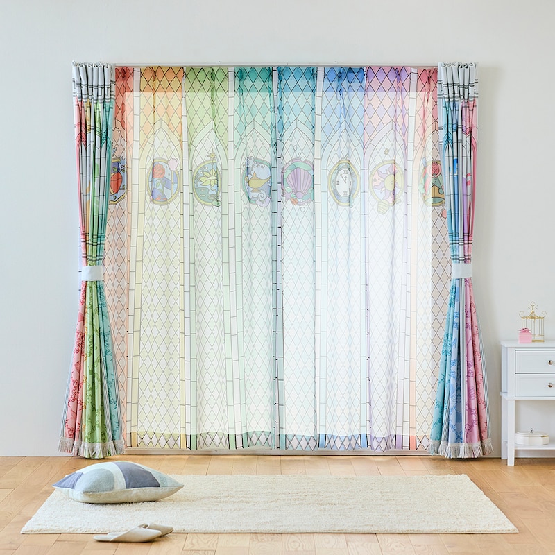 別売りのステンドグラスのようなボイルレースカーテン「プリンセス」と合わせて使用するのもおすすめ