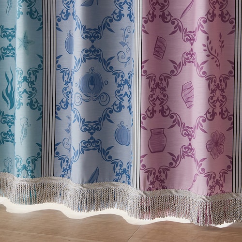 お城の窓辺のような遮光・遮熱カーテン「ディズニープリンセス」