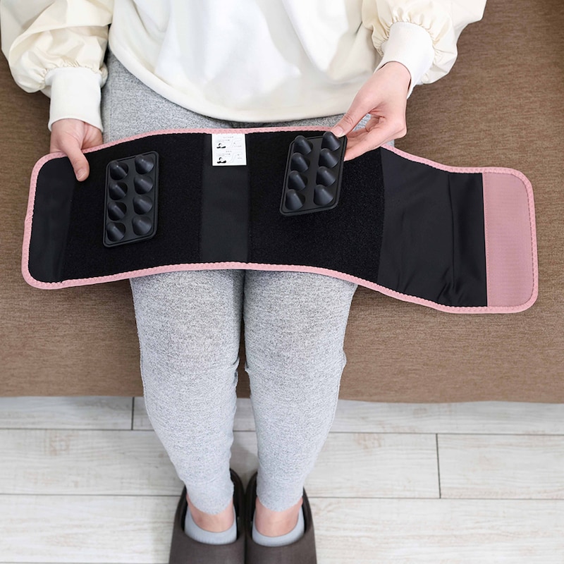 電源ケーブルをつなぎ、「ぽこぽこパーツ」をセットします